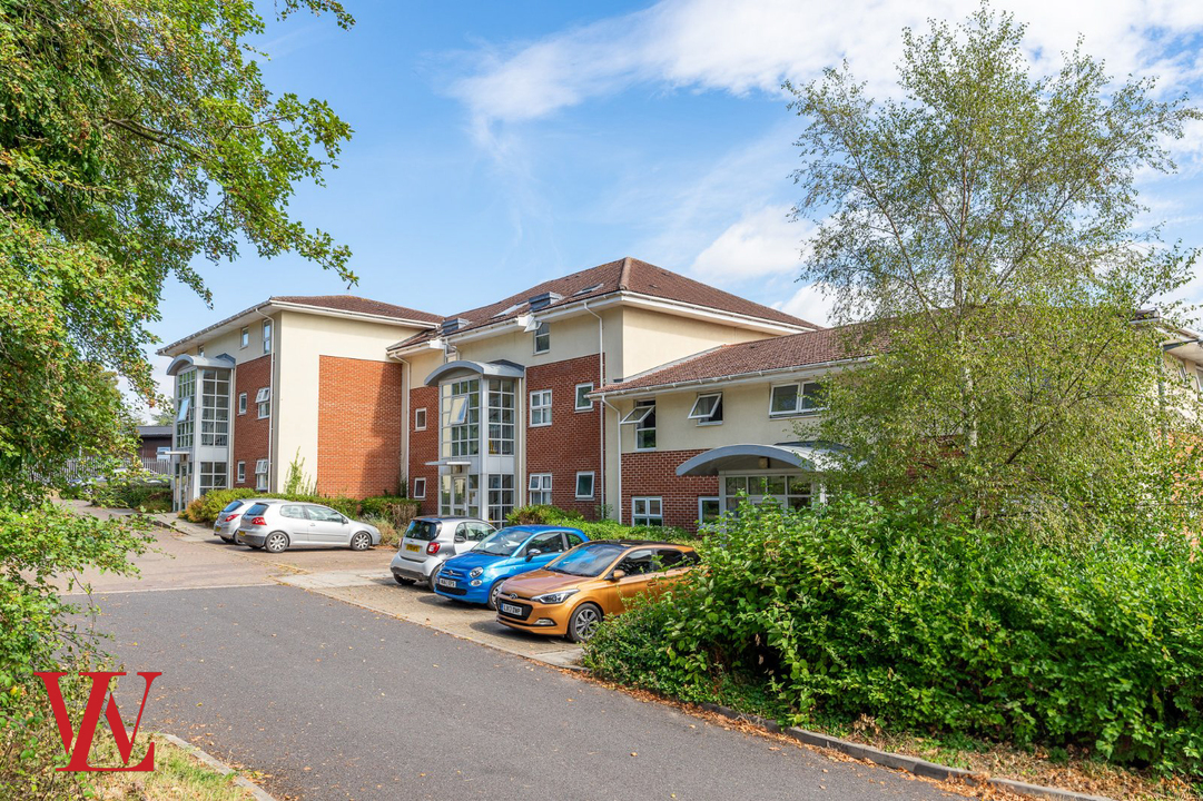 2 bed apartment for sale in Waytemore Road, Bishop's Stortford  - Property Image 1