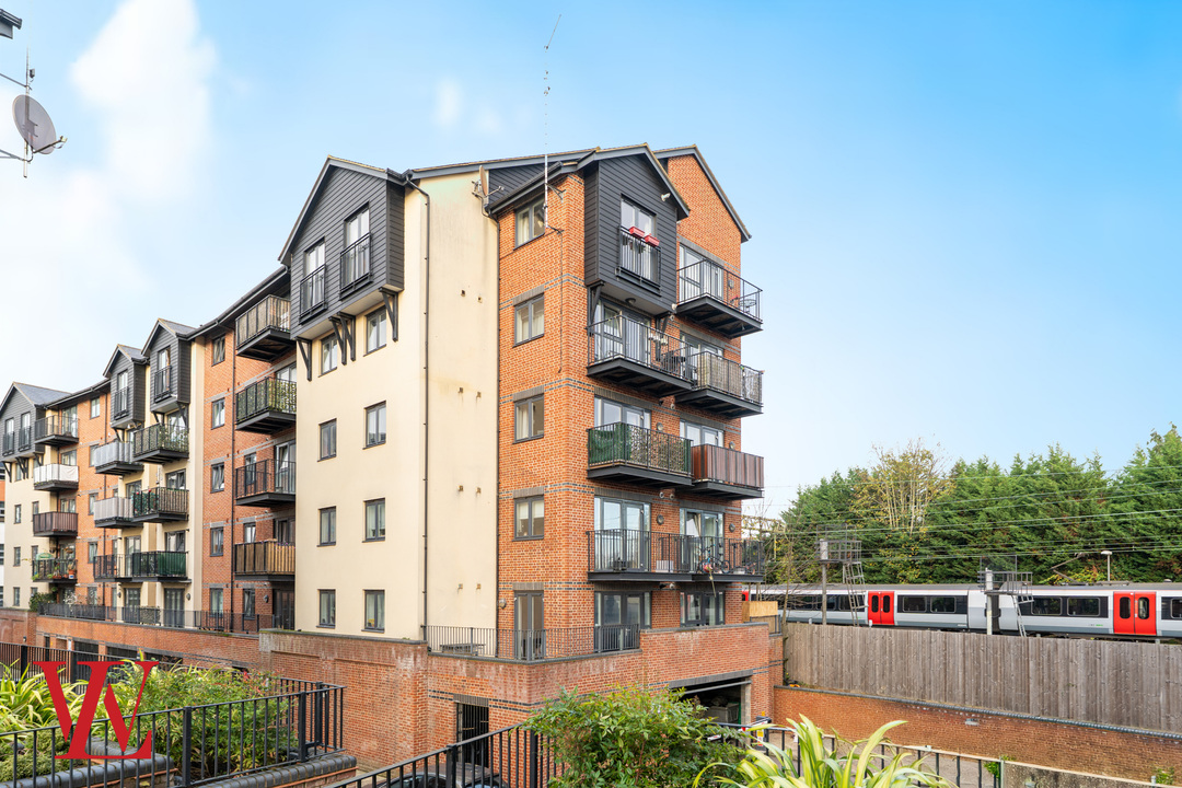 2 bed apartment for sale in Tanners Wharf, Bishop's Stortford, Hertfordshire  - Property Image 1