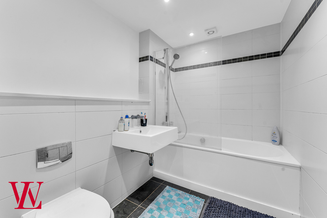 2 bed apartment for sale in Tanners Wharf, Bishop's Stortford  - Property Image 7