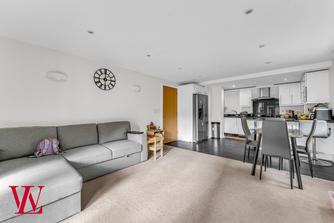 2 bed apartment for sale in Tanners Wharf, Bishop's Stortford  - Property Image 2