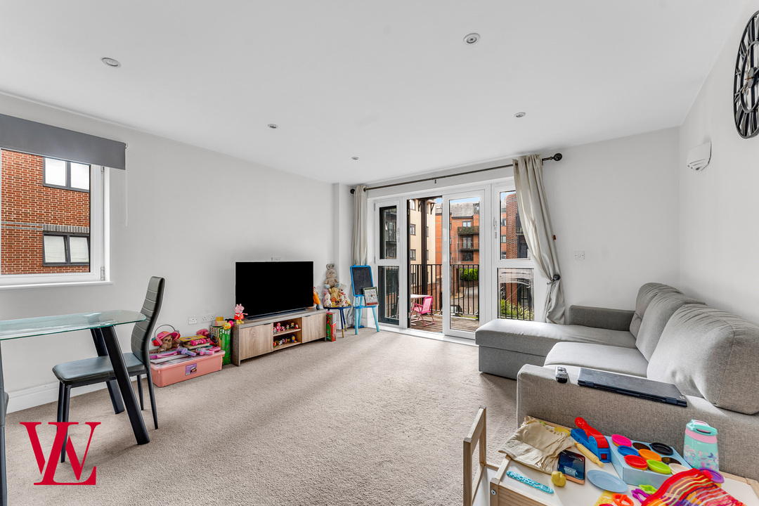 2 bed apartment for sale in Tanners Wharf, Bishop's Stortford  - Property Image 3