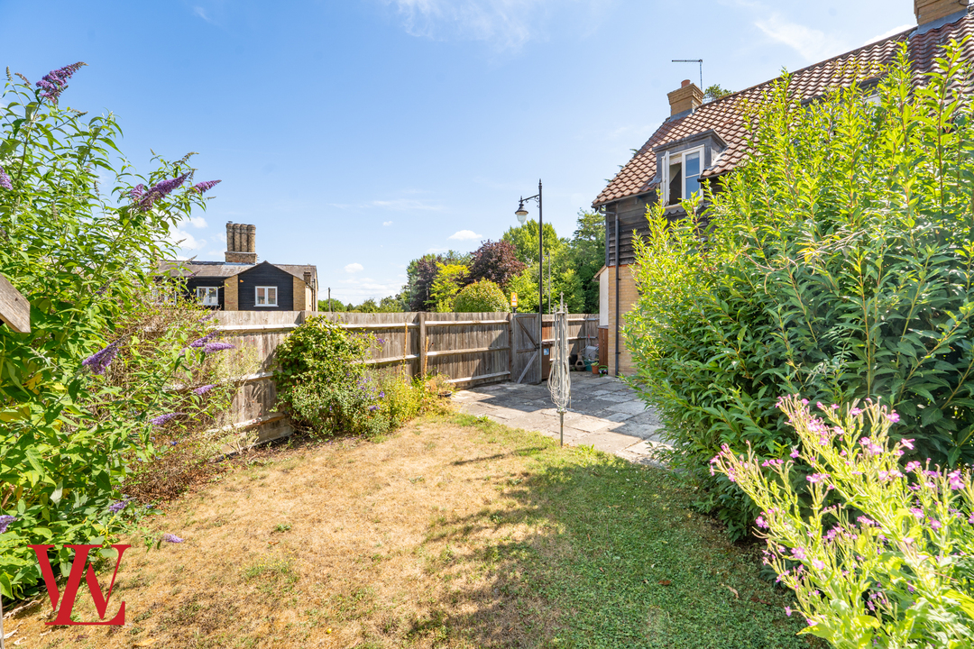End of terrace house for sale in Cambridge Road, Ware 16