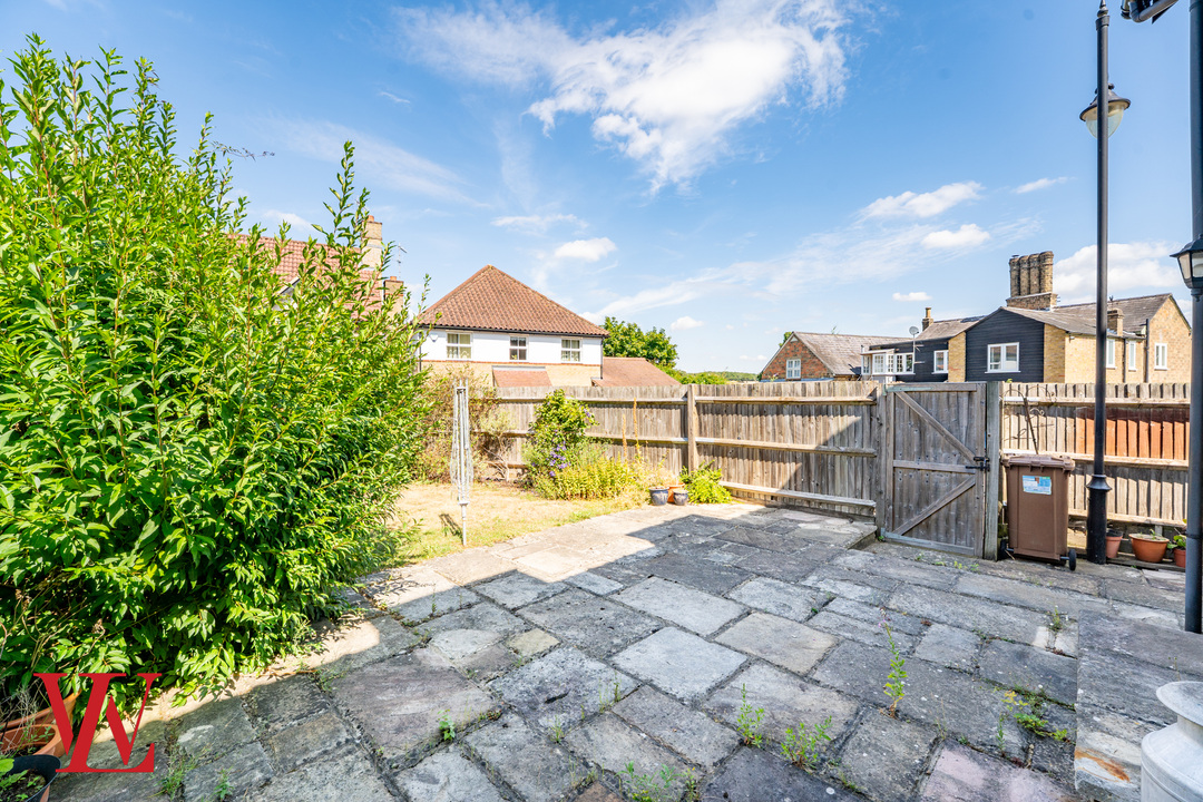 End of terrace house for sale in Cambridge Road, Ware 18