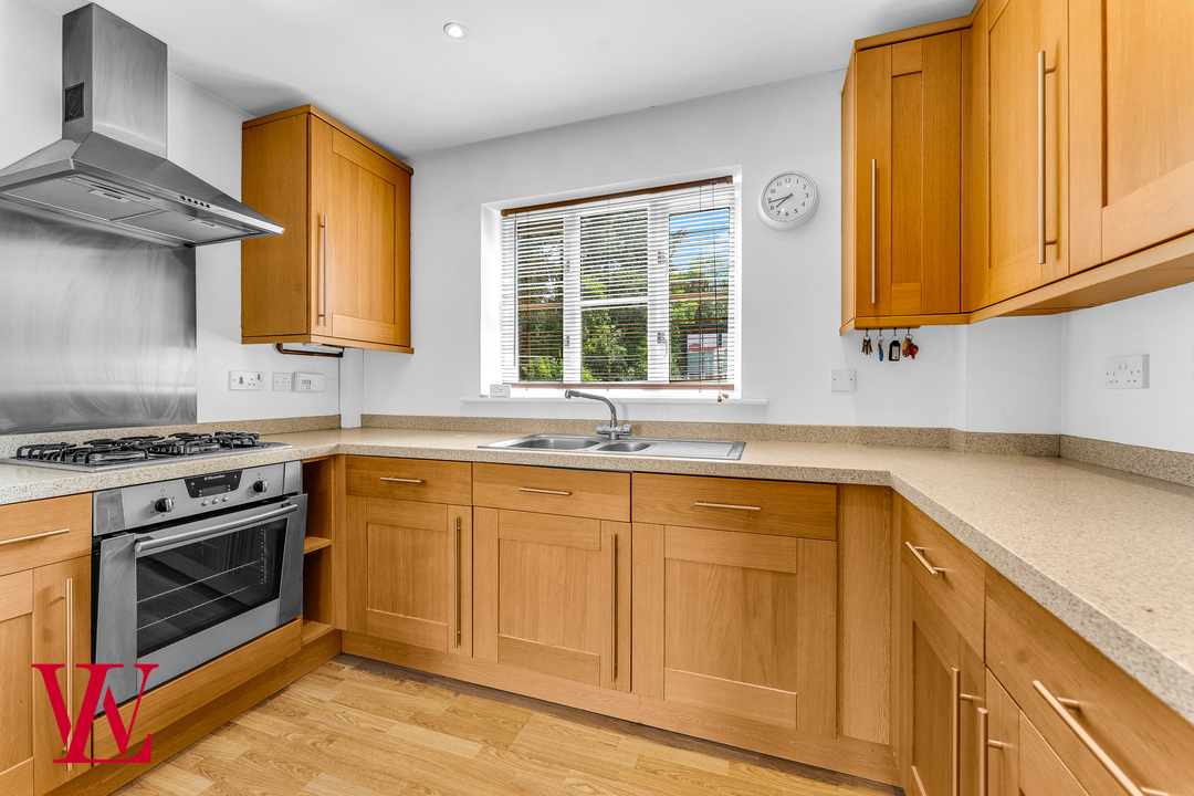 End of terrace house for sale in Cambridge Road, Ware 4