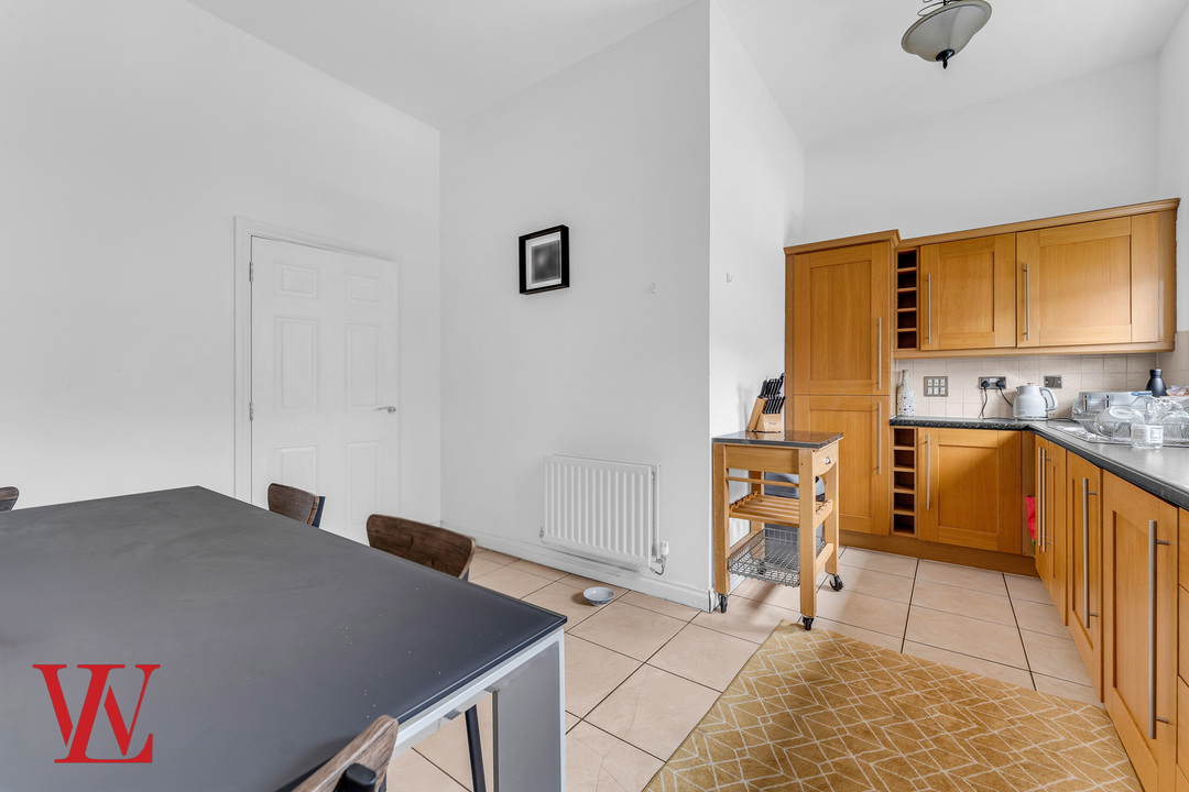 2 bed for sale in Cavell Drive, Bishop's Stortford, Hertfordshire  - Property Image 6