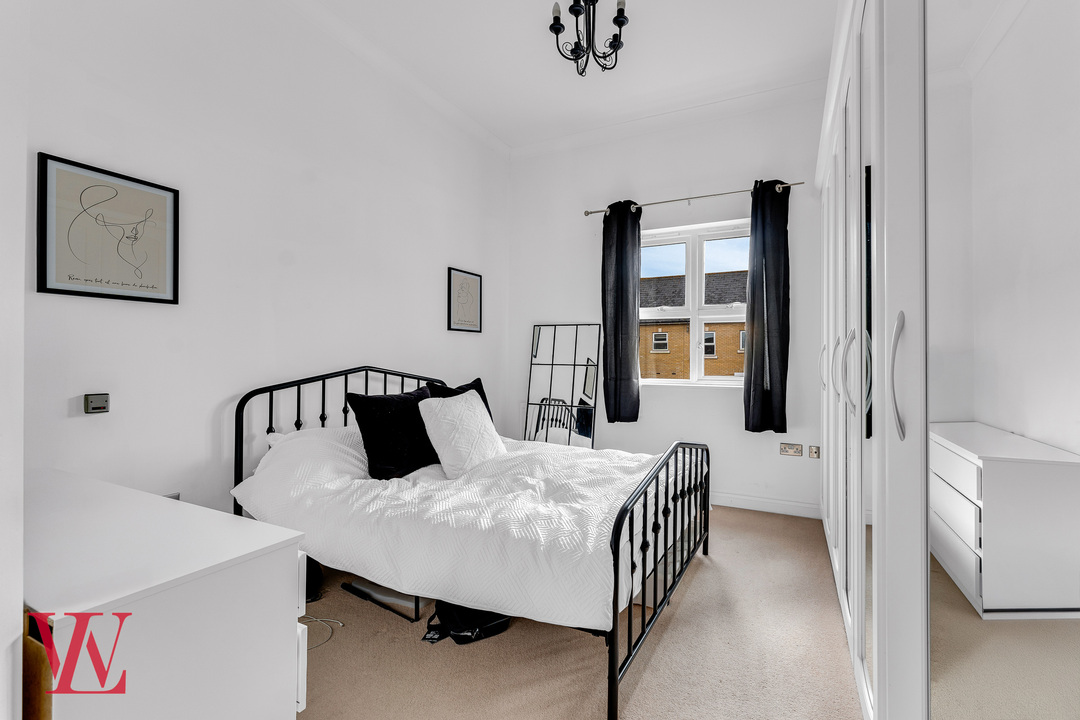 2 bed for sale in Cavell Drive, Bishop's Stortford, Hertfordshire 9