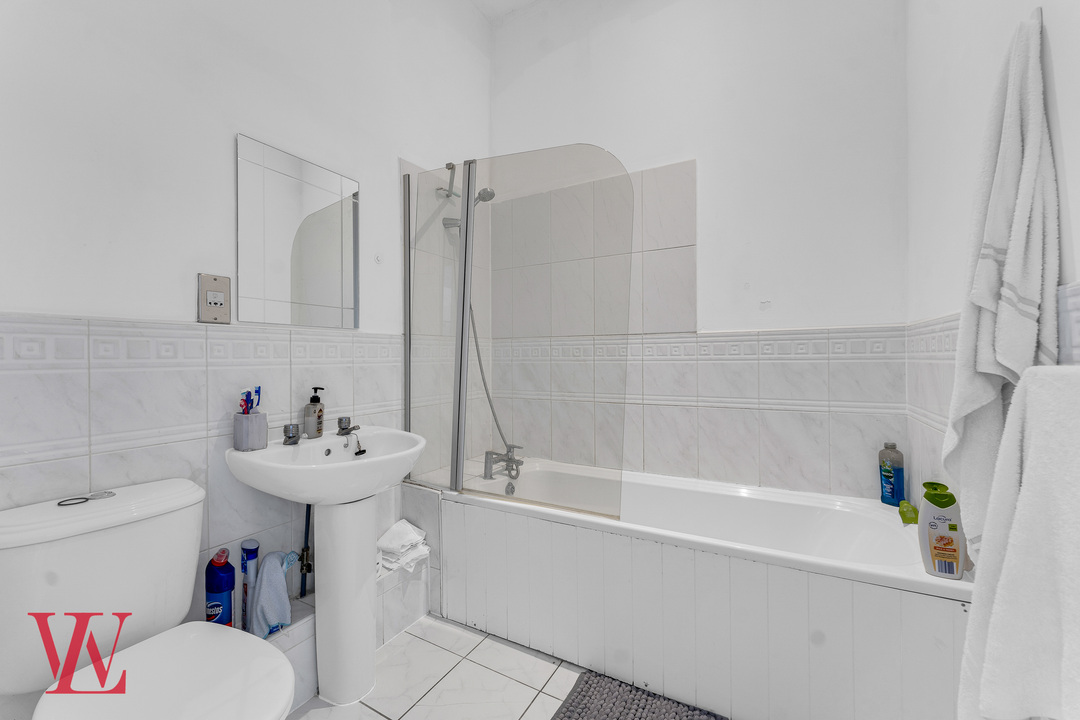 2 bed for sale in Cavell Drive, Bishop's Stortford, Hertfordshire 13