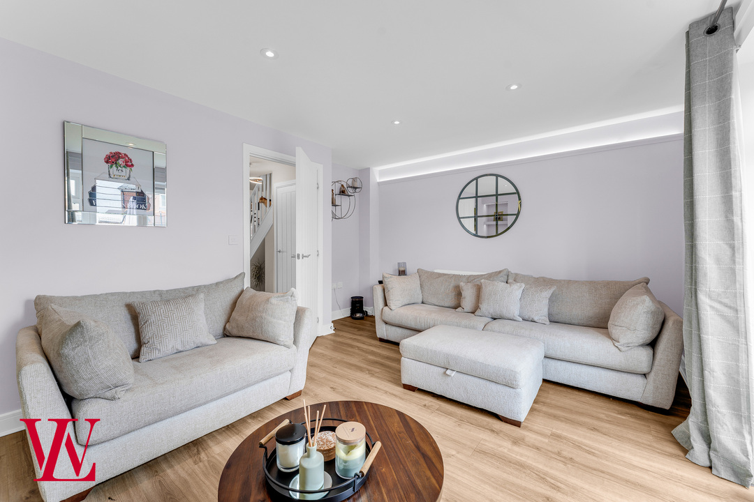 3 bed semi-detached house for sale in Thorpe Road, Bishop's Stortford  - Property Image 8