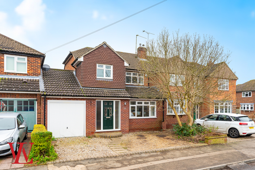 3 bed semi-detached house for sale in Heath Row, Bishop's Stortford  - Property Image 1