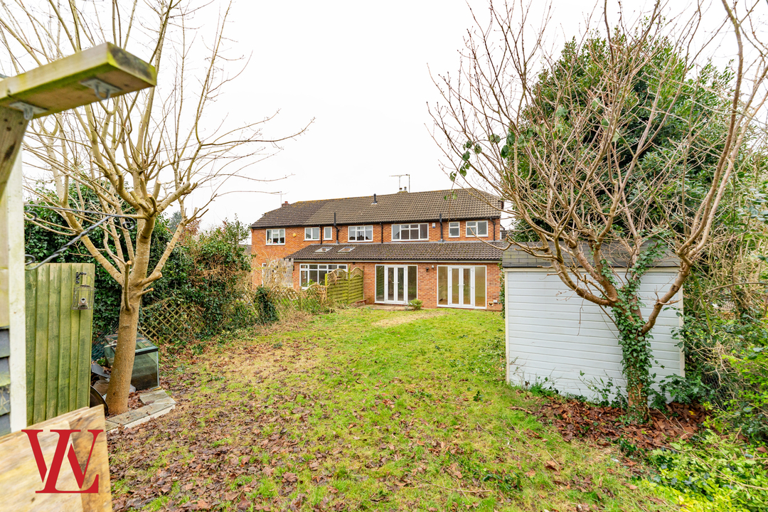 3 bed semi-detached house for sale in Heath Row, Bishop's Stortford  - Property Image 18