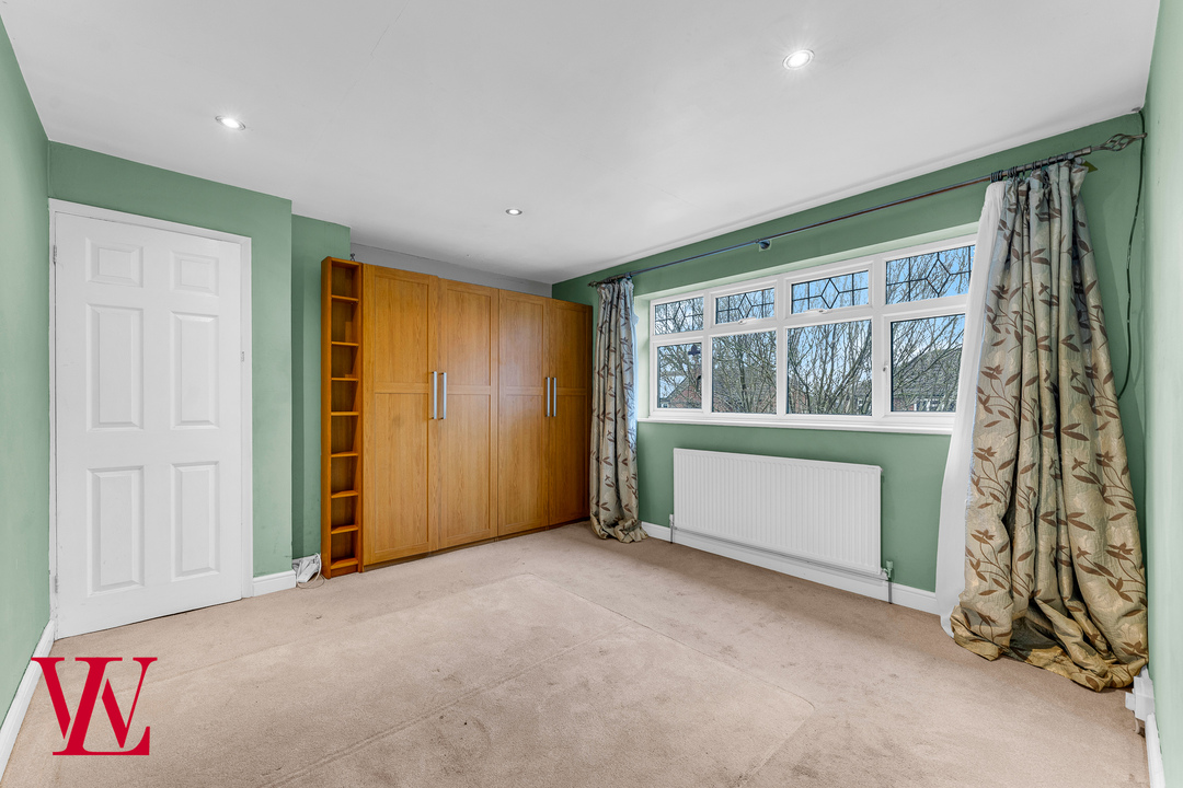 3 bed semi-detached house for sale in Heath Row, Bishop's Stortford  - Property Image 14