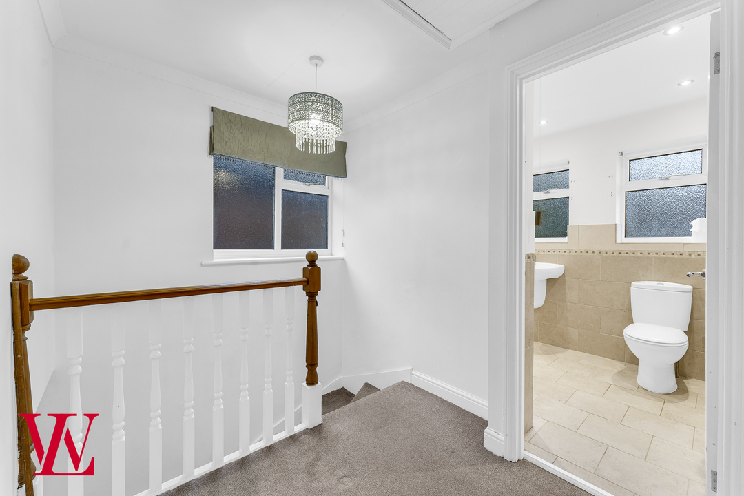 3 bed semi-detached house for sale in Heath Row, Bishop's Stortford  - Property Image 13