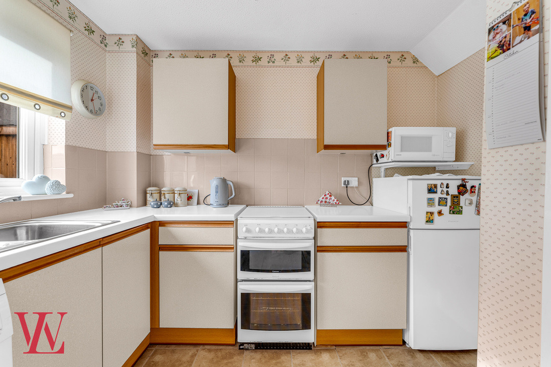 2 bed terraced house for sale in Wentworth Drive, Bishop's Stortford, Hertfordshire 4