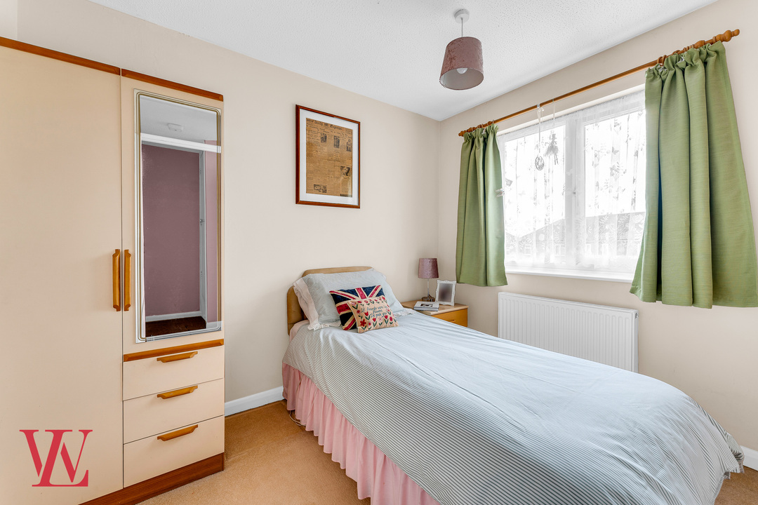 2 bed terraced house for sale in Wentworth Drive, Bishop's Stortford, Hertfordshire  - Property Image 12