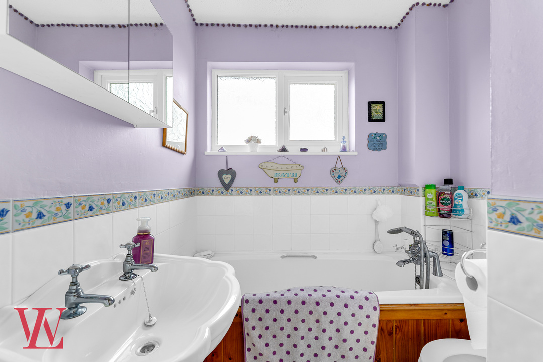 2 bed terraced house for sale in Wentworth Drive, Bishop's Stortford, Hertfordshire  - Property Image 11