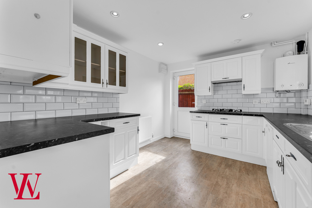 4 bed detached house to rent in Meadowsweet Close, Bishop's Stortford  - Property Image 9