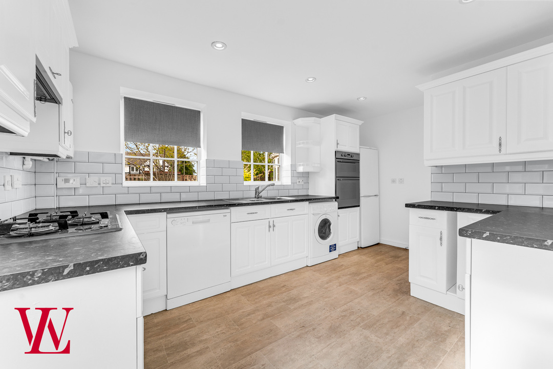 4 bed detached house to rent in Meadowsweet Close, Bishop's Stortford  - Property Image 8