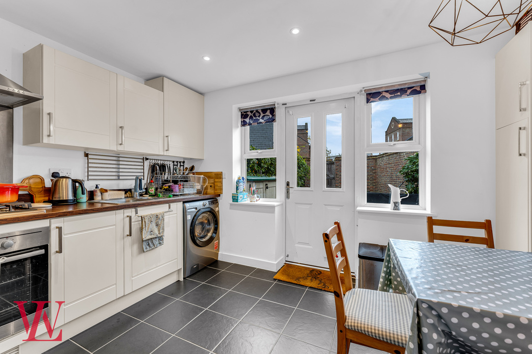 2 bed semi-detached house for sale in Gill Edge, Stansted, Essex  - Property Image 6