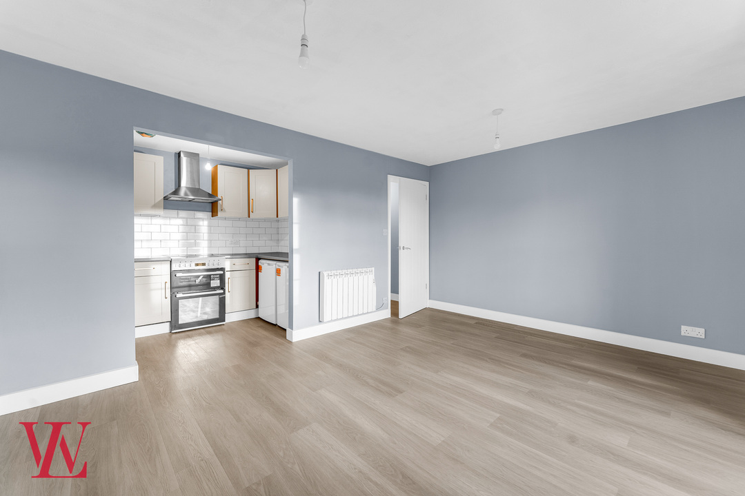 2 bed apartment to rent in Red Lion Court, Bishop's Stortford, Hertfordshire  - Property Image 2