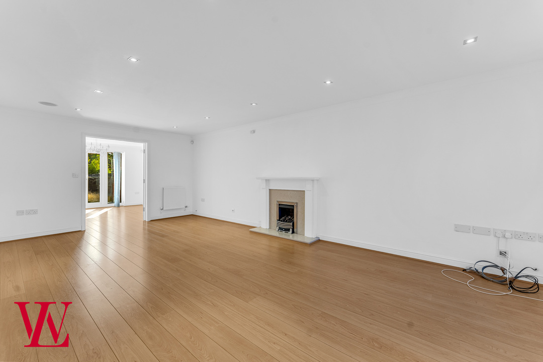 5 bed detached house for sale in Tyler Avenue, Dunmow  - Property Image 9