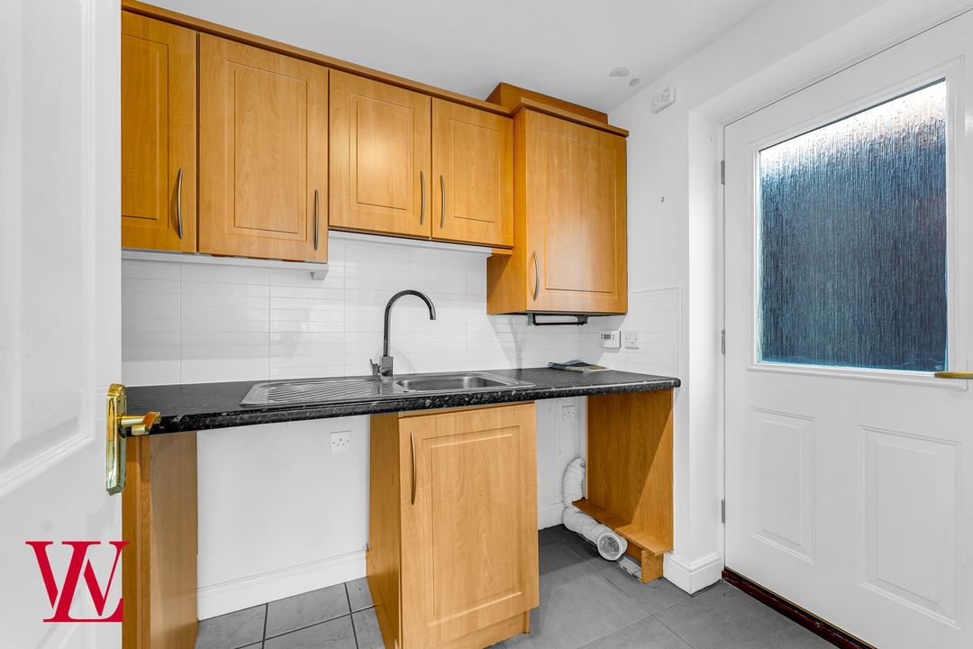5 bed detached house for sale in Tyler Avenue, Flitch Green, Dunmow, Essex 7