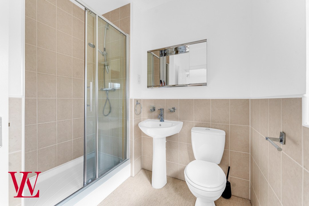 5 bed detached house for sale in Tyler Avenue, Dunmow  - Property Image 19