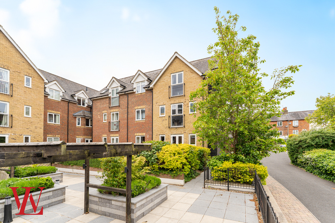 2 bed apartment for sale in Archer Place, Bishop's Stortford  - Property Image 1