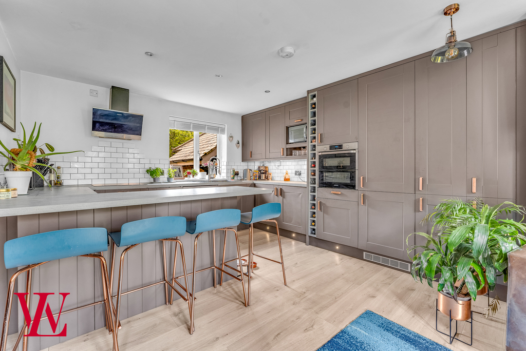 2 bed apartment for sale in Archer Place, Bishop's Stortford  - Property Image 3