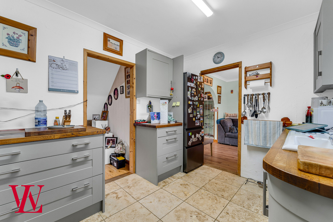 3 bed terraced house for sale in The Street, Bishop's Stortford  - Property Image 8