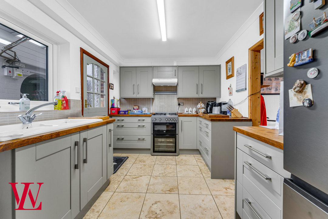 3 bed terraced house for sale in The Street, Bishop's Stortford  - Property Image 2