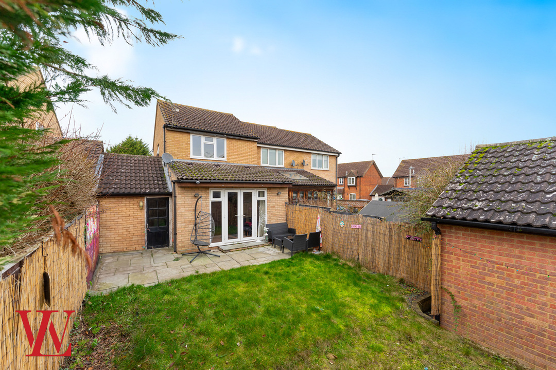 2 bed semi-detached house for sale in Irving Close, Bishop's Stortford  - Property Image 14