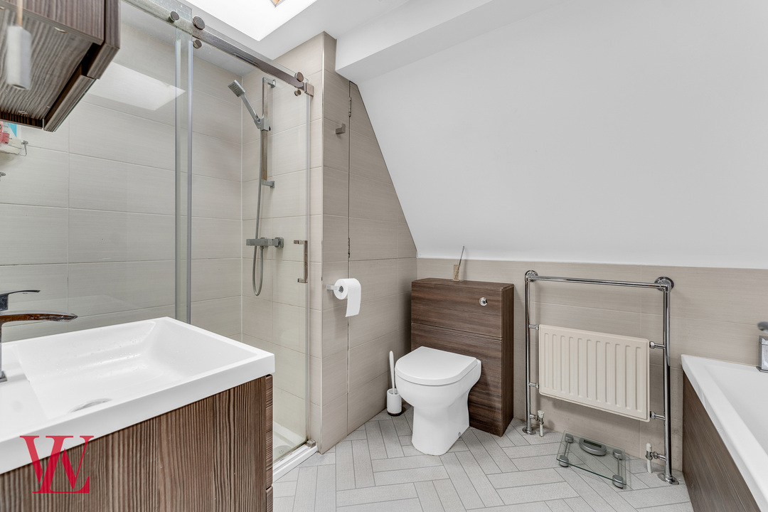 5 bed link detached house for sale in Morning Side, Cannons Lane, Hatfield Broad Oak, Bishop's Stortford, Hertfordshire  - Property Image 14