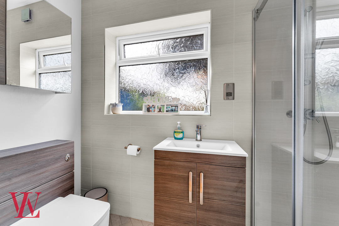 5 bed link detached house for sale in Morning Side, Cannons Lane, Hatfield Broad Oak, Bishop's Stortford, Hertfordshire  - Property Image 21
