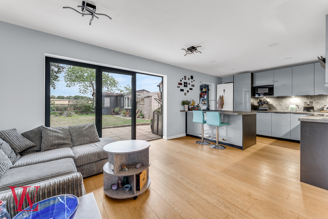 5 bed link detached house for sale in Morning Side, Cannons Lane, Hatfield Broad Oak, Bishop's Stortford, Hertfordshire  - Property Image 3