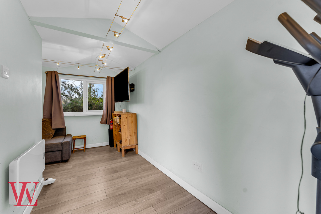 5 bed link detached house for sale in Morning Side, Cannons Lane, Hatfield Broad Oak, Bishop's Stortford, Hertfordshire 24