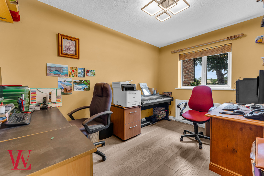 5 bed link detached house for sale in Morning Side, Cannons Lane, Hatfield Broad Oak, Bishop's Stortford, Hertfordshire 10