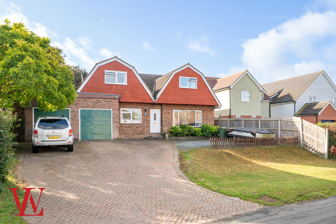 5 bed link detached house for sale in Morning Side, Cannons Lane, Hatfield Broad Oak, Bishop's Stortford, Hertfordshire