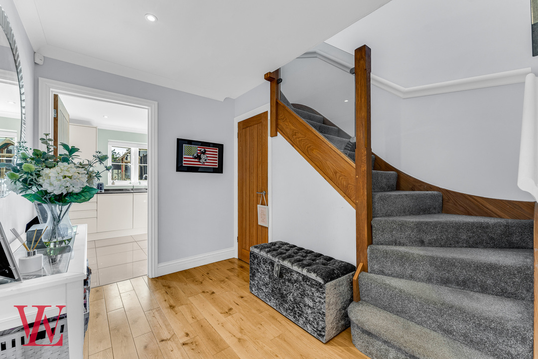 4 bed semi-detached house for sale in Major Oak, Robin Hood Road, Elsenham, Bishop's Stortford, Hertfordshire  - Property Image 9