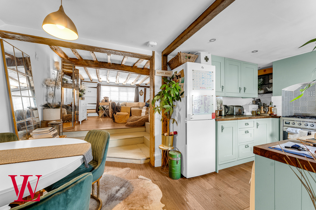 3 bed cottage for sale in The Endway, Dunmow  - Property Image 2
