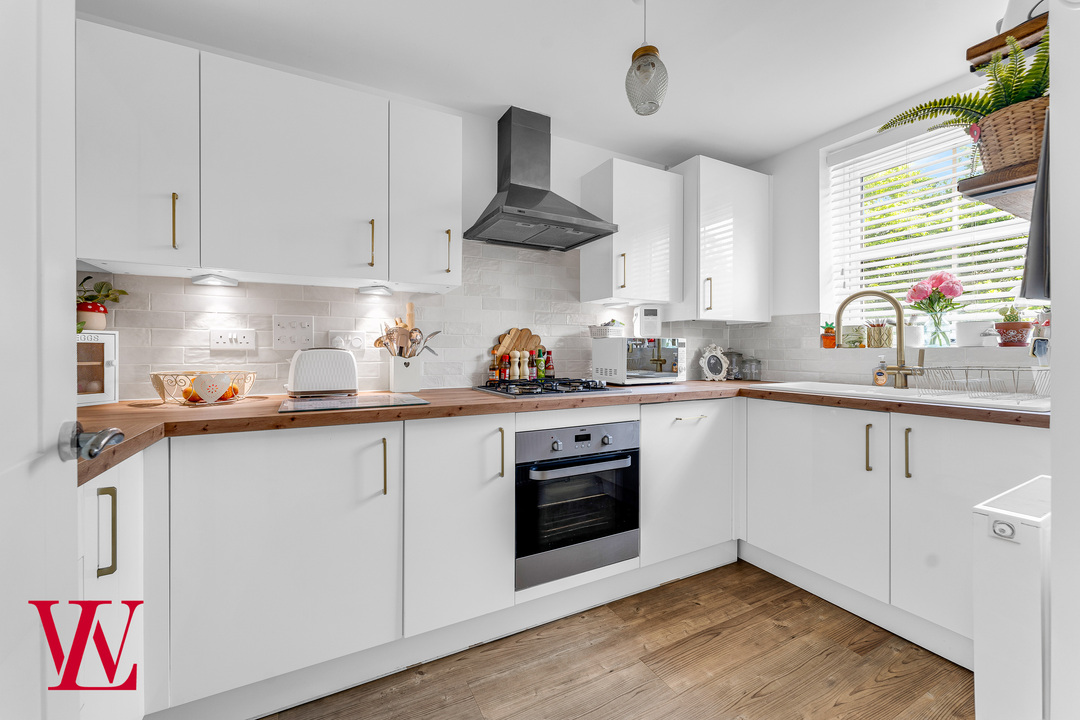 3 bed semi-detached house for sale in Barley Way, Bishop's Stortford  - Property Image 2