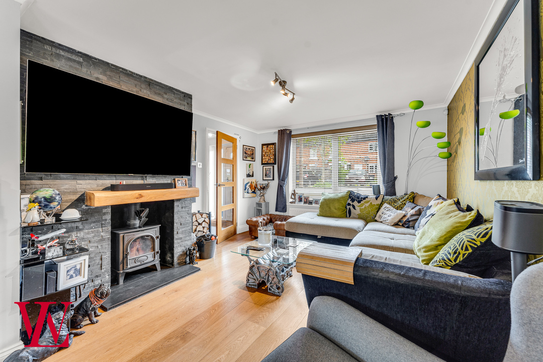 4 bed semi-detached house for sale in Nursery Close, Bishop's Stortford  - Property Image 3