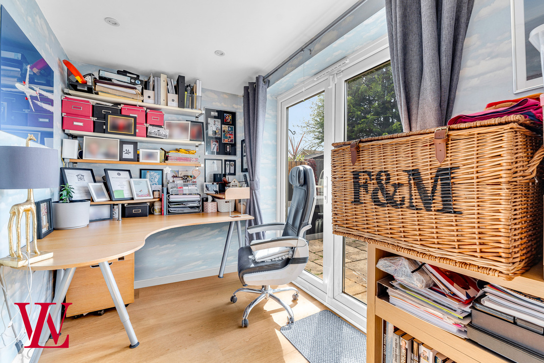 4 bed semi-detached house for sale in Nursery Close, Bishop's Stortford  - Property Image 12