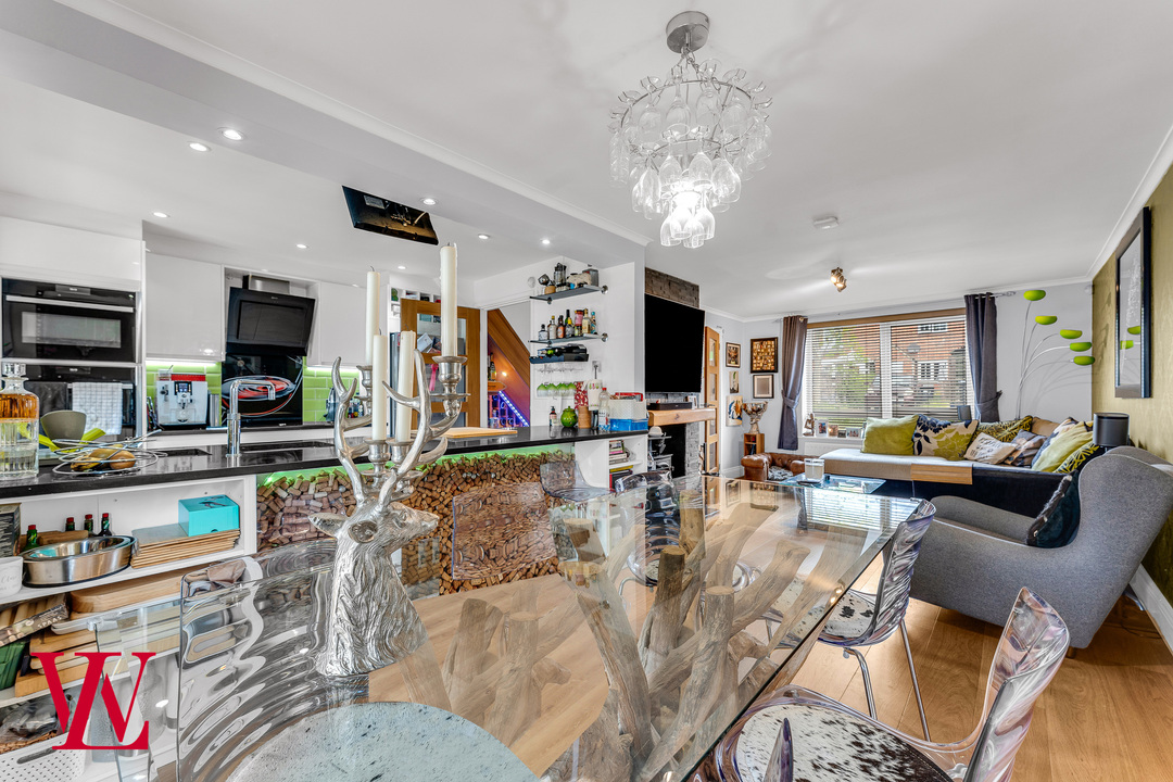 4 bed semi-detached house for sale in Nursery Close, Bishop's Stortford  - Property Image 8