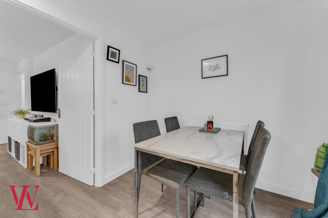 2 bed semi-detached house for sale in Thorpe Road, Bishop's Stortford  - Property Image 6