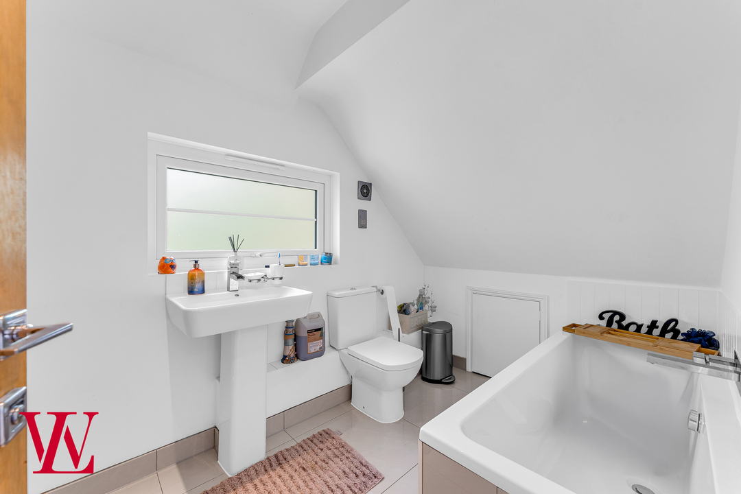 4 bed detached house for sale in Dunmow Road, Bishop's Stortford  - Property Image 20