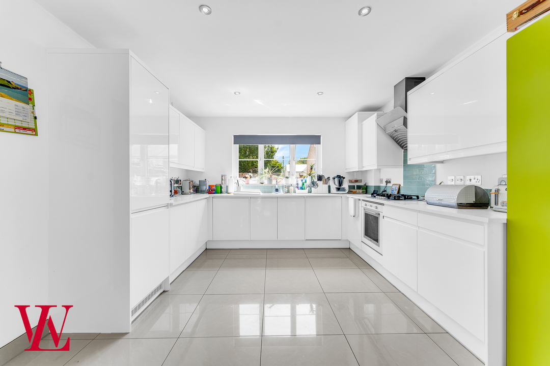 4 bed detached house for sale in Dunmow Road, Bishop's Stortford  - Property Image 4