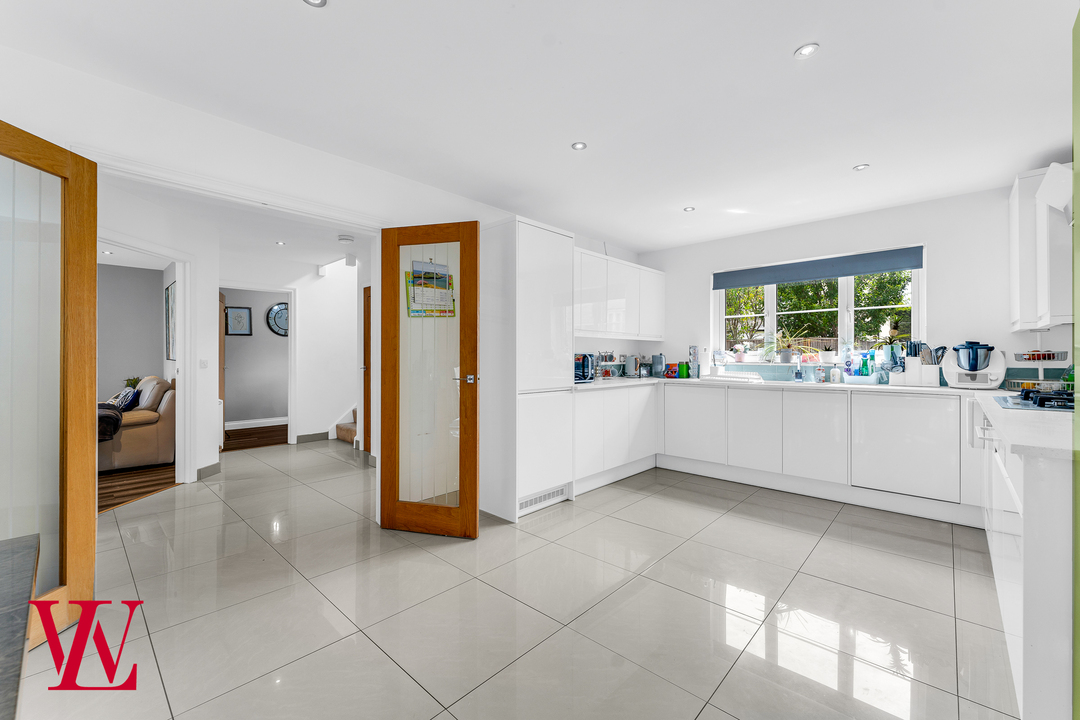 4 bed detached house for sale in Dunmow Road, Bishop's Stortford  - Property Image 2