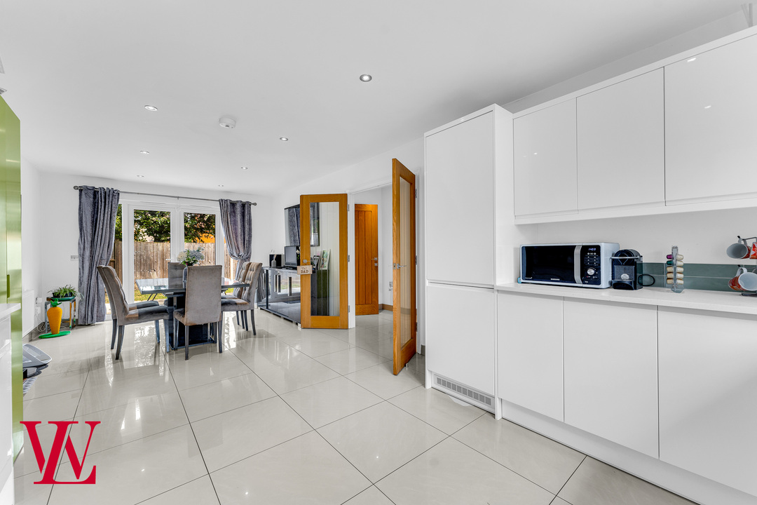 4 bed detached house for sale in Dunmow Road, Bishop's Stortford  - Property Image 3