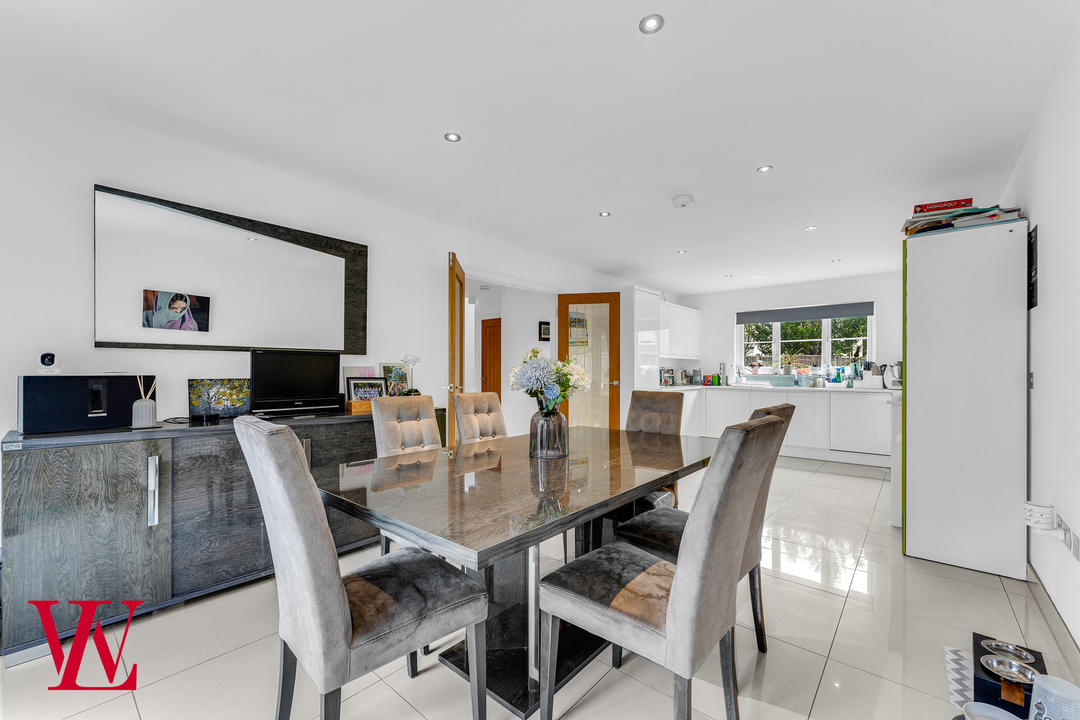4 bed detached house for sale in Dunmow Road, Bishop's Stortford  - Property Image 5