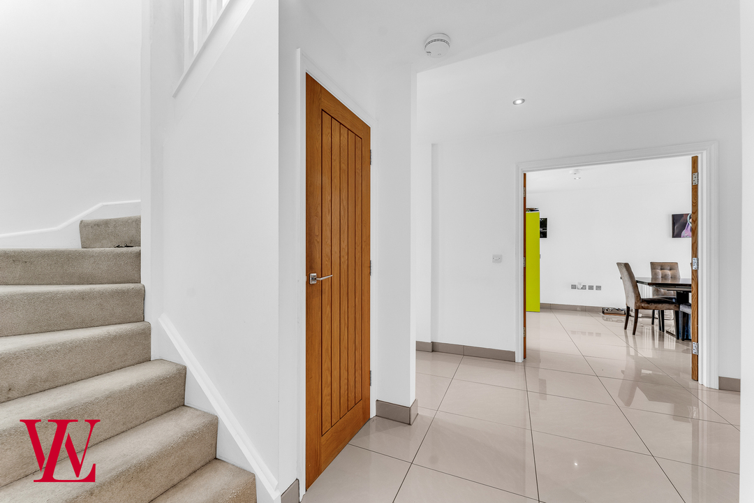 4 bed detached house for sale in Dunmow Road, Bishop's Stortford  - Property Image 8
